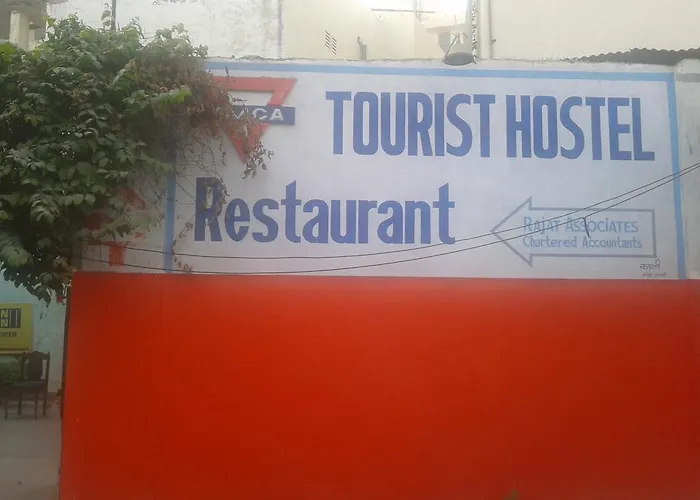 Radiant Ymca Tourist Hostel Varanasi